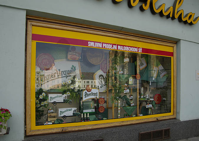  - Vitrine